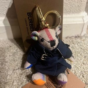 NWT 2019 Vintage Burberry Trench Rainbow Bear Keychain